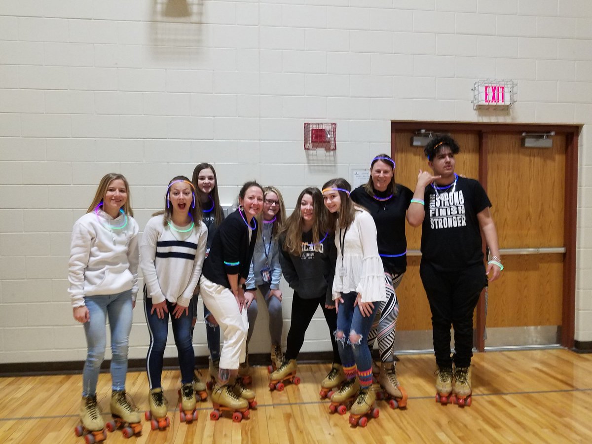 HHSKruser's tweet photo. Last day!!!
@HuntleyHS @HHSRedRaidersPE @HHSMeindl https://t.co/yn49Fzr82F