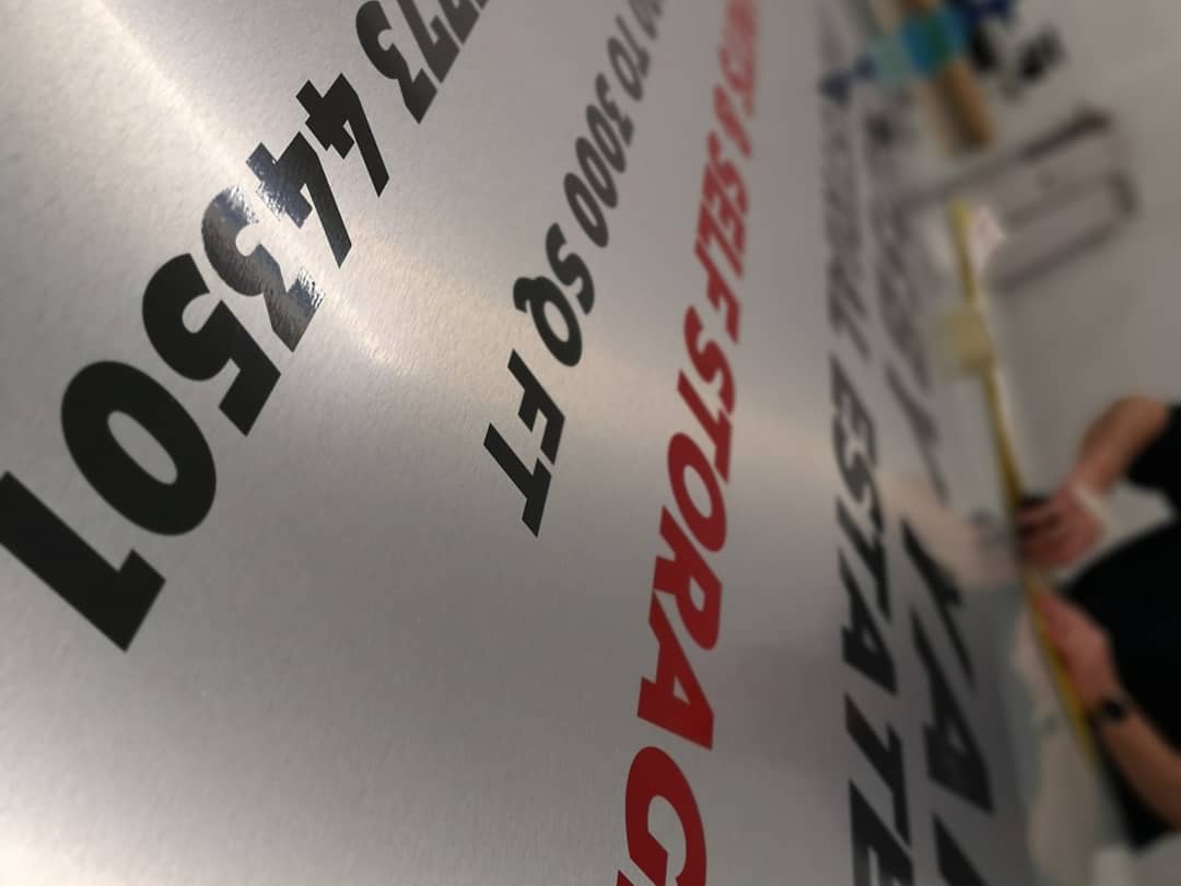 EliteSigns's tweet photo. #Love the finish on our #brushedstainlesssteel effect #signpanel for #CrosbyYard #industrialestate.
With #Metamark #vinyl & a removable yellow #aluminiumcomposite #sign #flash for when there are units available.
@metamarkuk @AmariSouthWales https://t.co/2Mwy9TdFSC