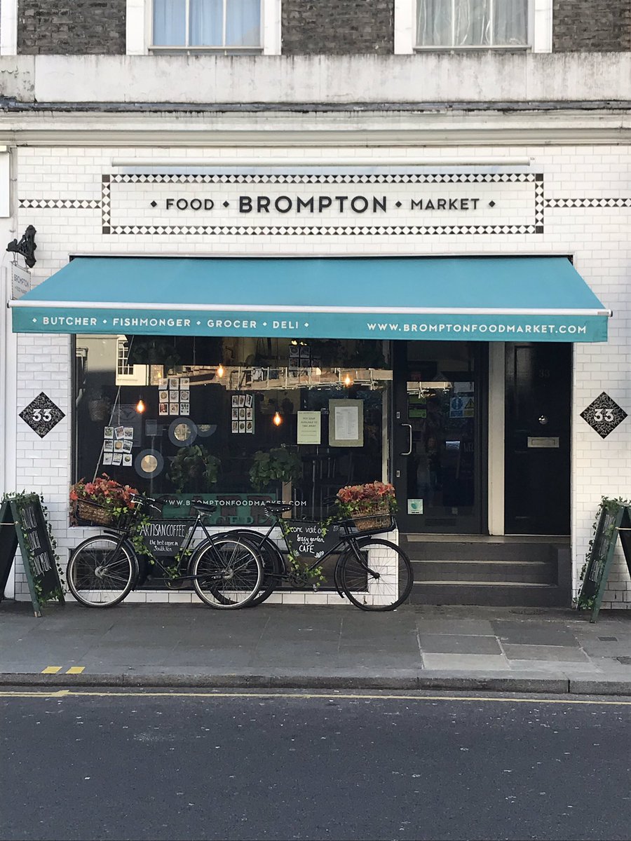 Have you found this little garden of sunshine in the middle of South Kensington? @bromptonfoodmarket are serving London Calling Coffee in their oasis of a garden!
.
.
.
.
 #coffee #espresso #flatwhite #latteart #coffeeshop #coffeeblog #coffeeblogger #coffeeart #londoncoffee