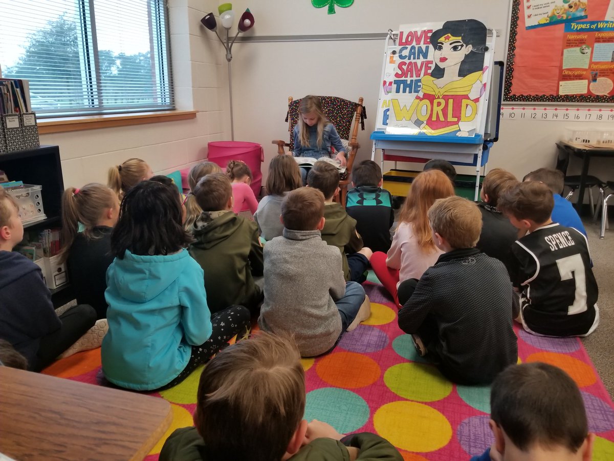 CathyHollenbeck's tweet photo. Sweet guest reader for Read Across America Day! (kids reading to kids!) @RiverRidgeElem #rrdgrattlers https://t.co/Qry54YQ2vz