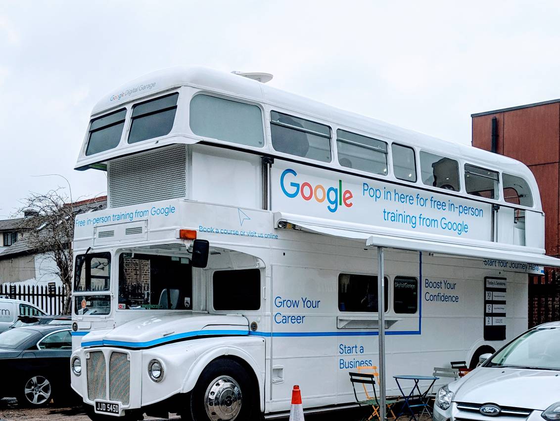 happydogplumb's tweet photo. Looked what's rocked up at the @TridentCentre today?! 😊 #googlebus #GoogleDigitalGarage #digitalskills #Tooting https://t.co/8IYnY9MKvm