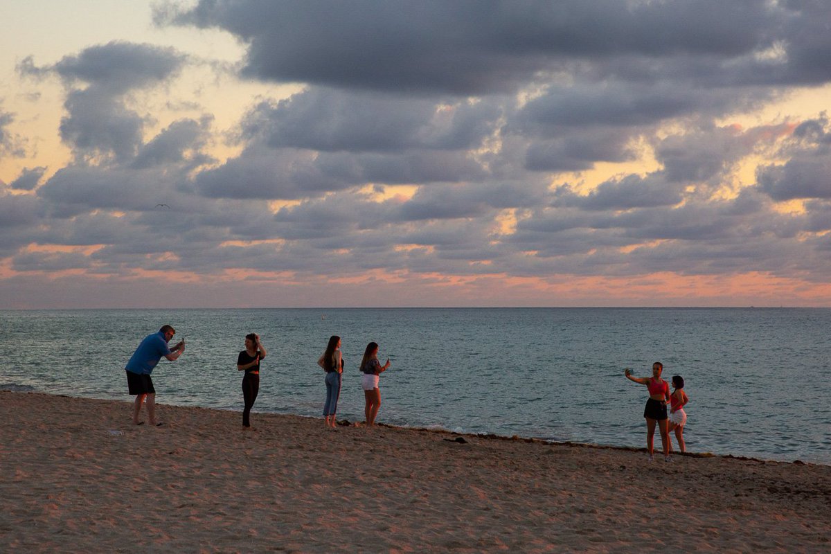 agrayphoto's tweet photo. back in the photo spot #southbeach #miami #florida #miamibeach https://t.co/f02PkUZjom