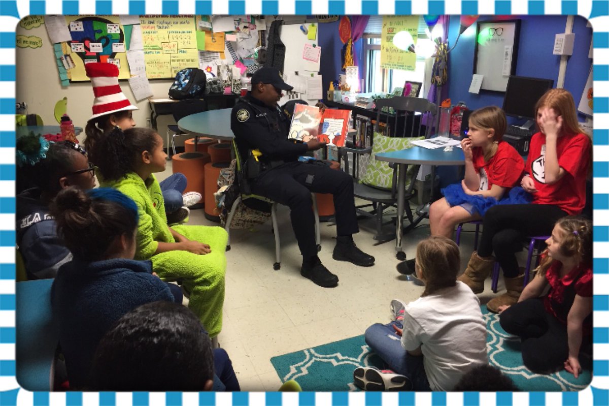 meaganeastman18's tweet photo. Duck for President with Officer Wilson! #ReadAcrossAmericaDay #readacrossNELC https://t.co/0yliQ0EVKS