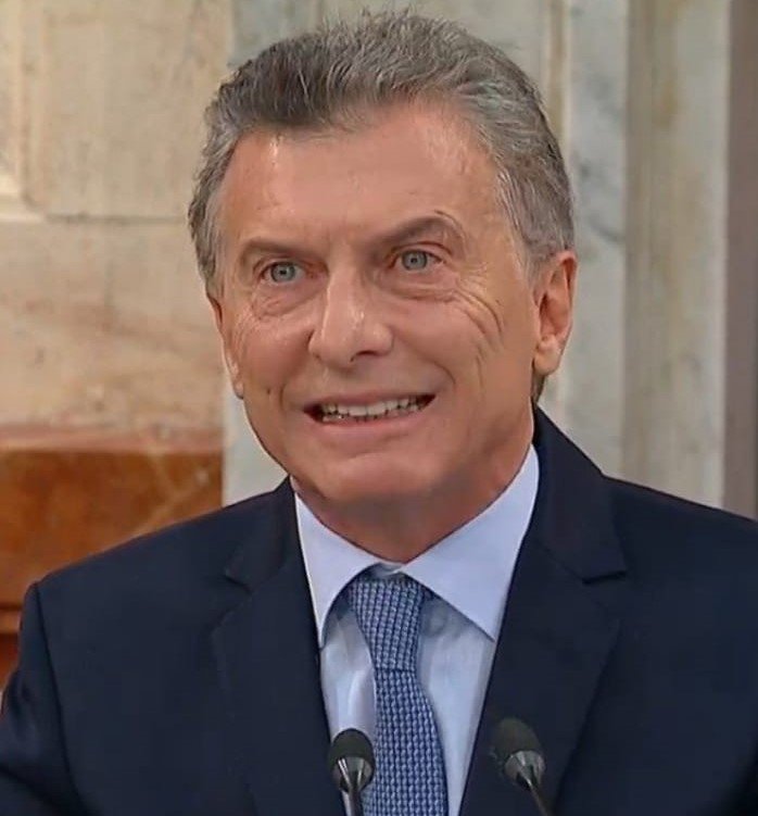 FerRaverta's tweet photo. El presidente @mauriciomacri se enoja en su discurso y grita, por la impotencia de saber que no tiene nada bueno para contar en 3 años de gobierno.

Presidente no hay que enojarse con la realidad, su gobierno es un rotundo fracaso!

#HayOtroCamino https://t.co/JLsFVBxgRT