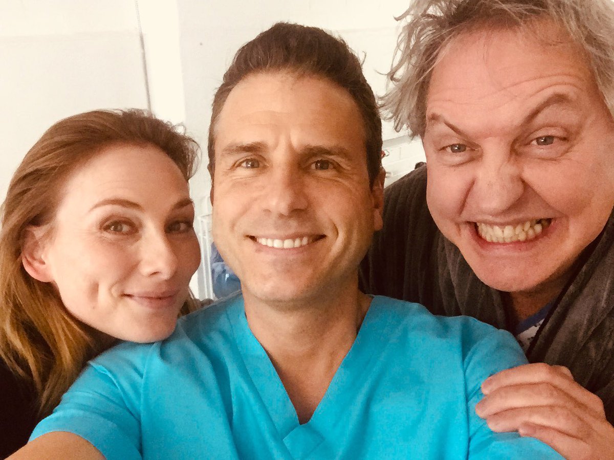 Had a blast on the crossover with these lovely peeps! ⁦<a href="/BBCCasualty/">BBC Casualty</a>⁩ ⁦<a href="/BBCOne/">BBC One</a>⁩ ⁦<a href="/BBCHolbyCity/">BBC Holby City</a>⁩