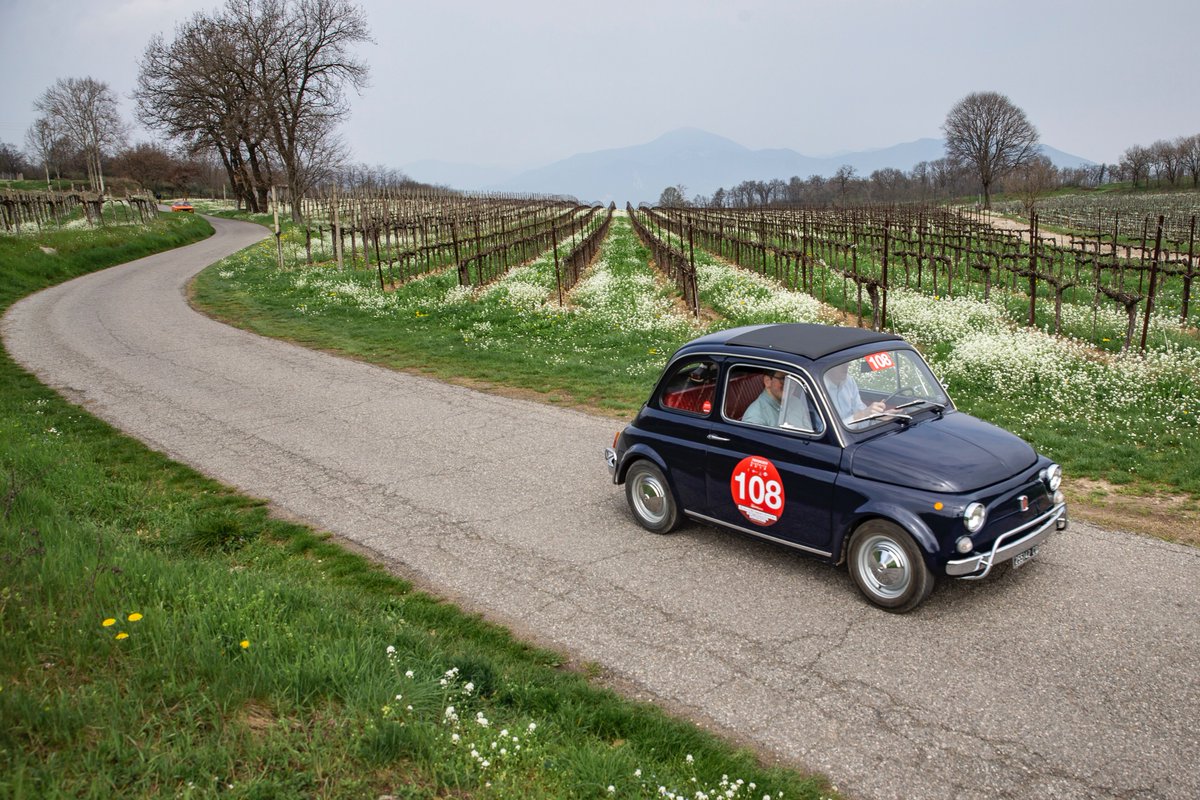 fchistoric's tweet photo. Entries are open for the #FranciacortaHistoric2019 🚗☘️
Sign up within Tuesday 2 April and don't miss the new edition of the spring 'classic' for vintage cars, first stage of #CriteriumBrescianoRegolarita 2019

➡️ https://t.co/DRtHxAW6BW https://t.co/whK2Awg81n