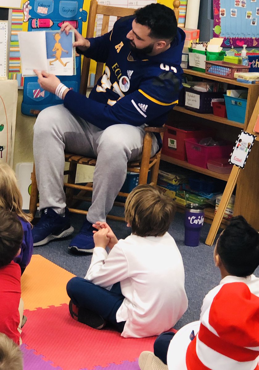 CoachMHouston's tweet photo. National Read Across America Day!  85 @ECUPiratesFB student athletes out in schools all across Pitt County.  Great day to be a Pirate!!
#TheRebirth!!  #WhyNotUs!! #GoPirates!!!
@ECUPiratesFB @ECUAthletics https://t.co/QeqPkKRcYo