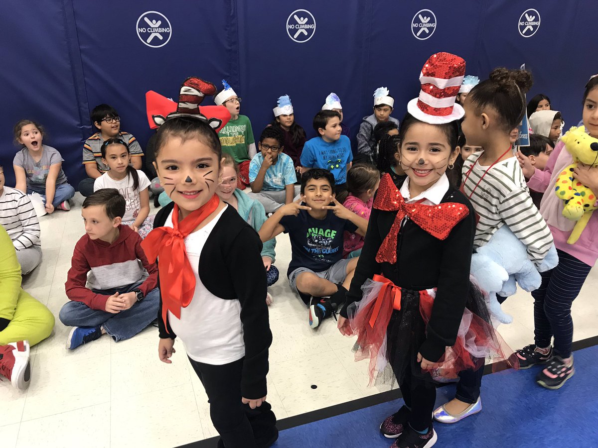 fieldsfitfamily's tweet photo. What a great way to start off the day here @ Fields. We held a parade in honor Dr. Seuss and our Ss really enjoyed celebrating his birthday. #strongreader~strongmind. @fieldsfitfalcon https://t.co/ZqbgBQwOlF