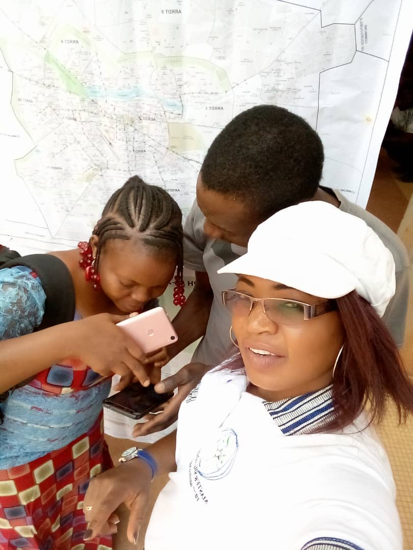 Aoua_k's tweet photo. Présentation de carte en cette deuxième journée porte ouverte du #master_SIG au département de #géographie avec la Team @OSM_BF @Aoua_k @ritasoma95 @Honorable_Nath @soma_lea @LyRacky @FoFB7 @bahinito @ouezenabo @AmedeDimban @innoce_diblo @PascalTap https://t.co/uCFZRmsG2m