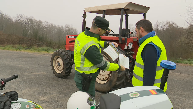 TVGalicia's tweet photo. Nova campaña da DXT para porlle freo aos mortos por accidentes de tractor
https://t.co/hWax8InuB7 https://t.co/4mSMb3hQe7