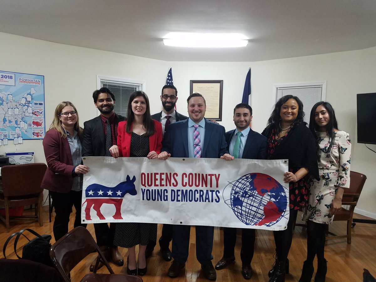 QueensYoungDems's tweet photo. Presenting the 2019-2020 QCYD Executive Board 🇺🇸 Congratulations to all the winners and look forward to the year ahead! Thank you to all the candidates for great campaigns and their hard work. Now let us unite and work together to make QCYD as strong as ever https://t.co/q24V6uo8dF