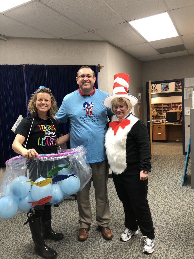 NorthBrookElem's tweet photo. Great ending to a great Read Across America Week. #LCSstrong2theCore #Soaring4Success@NBES https://t.co/OsCBHQgdGU