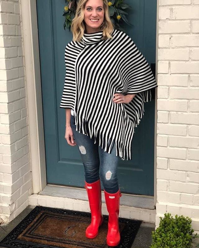 Rain, rain go away!☔️ Until then I’ll wear my red #hunterboots to add a bright spot to my day!
.
.
.
.
.
#anotherrainydayingeorgia #ootd #ootdfashion #rainboots #momstylelife #fashionblogger #momstyleblogger #atlantablogger #momstyle #rainydayoutfit ift.tt/2EopmSx