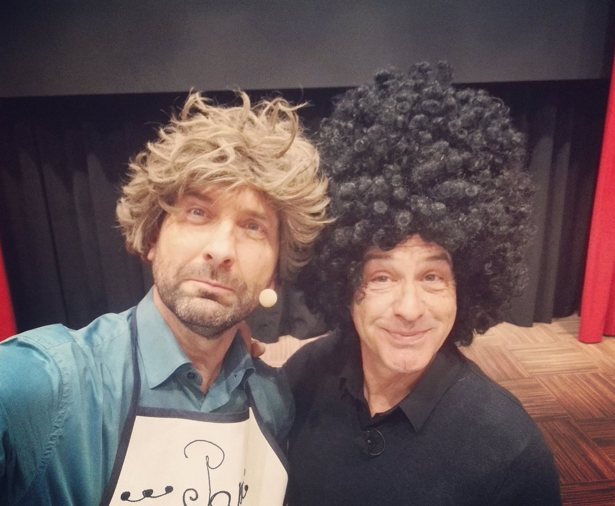 dibuonomarco's tweet photo. Papà Marco e Antonio Giuliani (due simpatici "scapigliati"👴👨), vi danno appuntamento con una video ricetta sulla pagina Facebook di Rai Radio Kids 🍳
.
https://t.co/Zd4TFIkhGZ
.
#RaiRadioKids
#InCucinaconRaiRadioKids #incucinaconpapàmarco #ricette
 #marcodibuono #faccedacuoco https://t.co/m5hVaz6GiJ