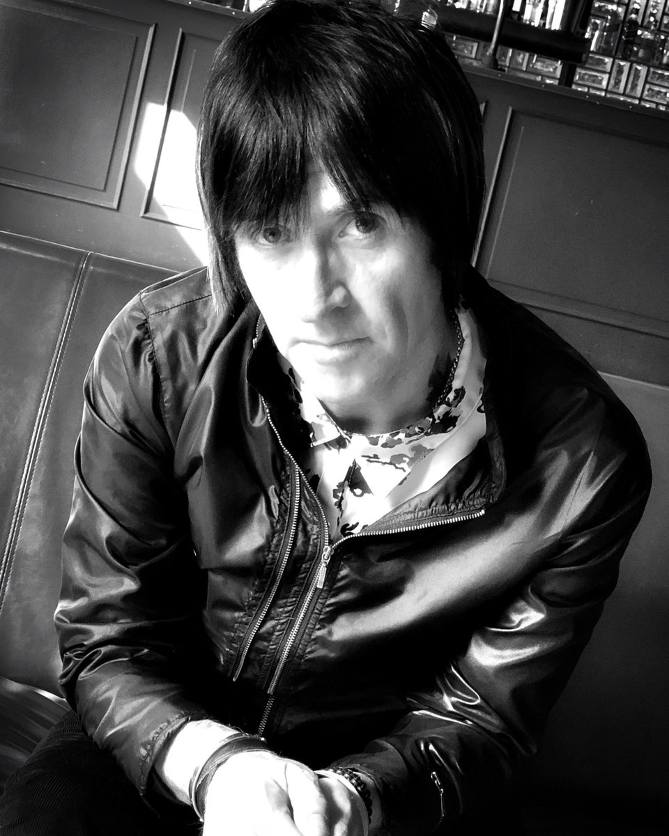 JMarrvellous's tweet photo. Hey Angel of Radness... 😇😉 #JohnnyMarr #PhotoByTheDynamicDuo https://t.co/3JgxLBfhSq