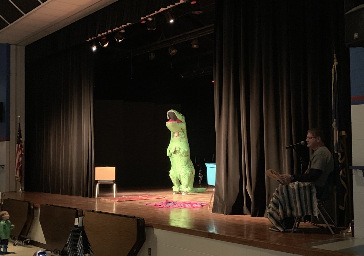 DrBraunKU's tweet photo. Grandma Mr Foster reading to students for #ReadAcrossAmerica #whoisinthere #freakydinosaurs https://t.co/oWYgiefFM1