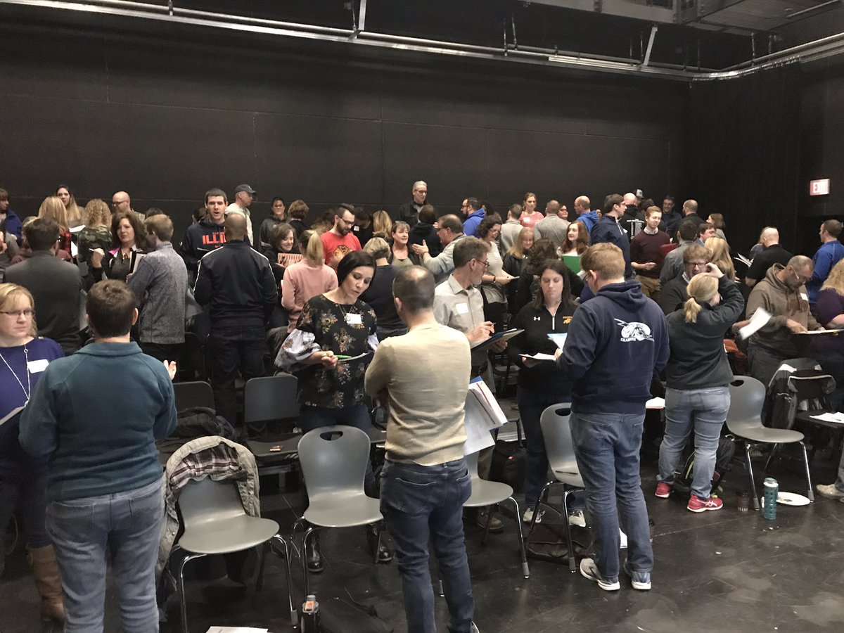IL_CivicsHub's tweet photo. 98 people in a black box engaging in a Structured Academic Controversy to demonstrate #civicsinthemiddle @DCSSConference Winning! #DCSS19 @LisaWilluweit @IllinoisCivics @McCormick_Fdn @mrdyche https://t.co/Q0jIVmQm2M