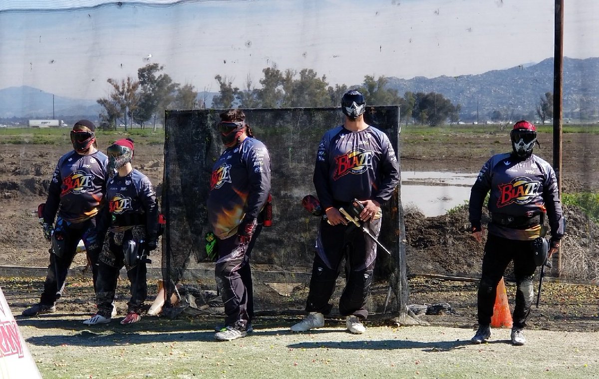 SocalBlaze's tweet photo. Who got next?

#pushpaintball #ruthlesspaintball #bunkerkings #wekillsuckers #virtuepaintball #d3fysports #asgfamily #paintball4life #paintballer #paintballing #paintballteam #paintballlife #paintball #practice #paintballers #wantsome #getsome #whogotnext https://t.co/ADpuSQFpib