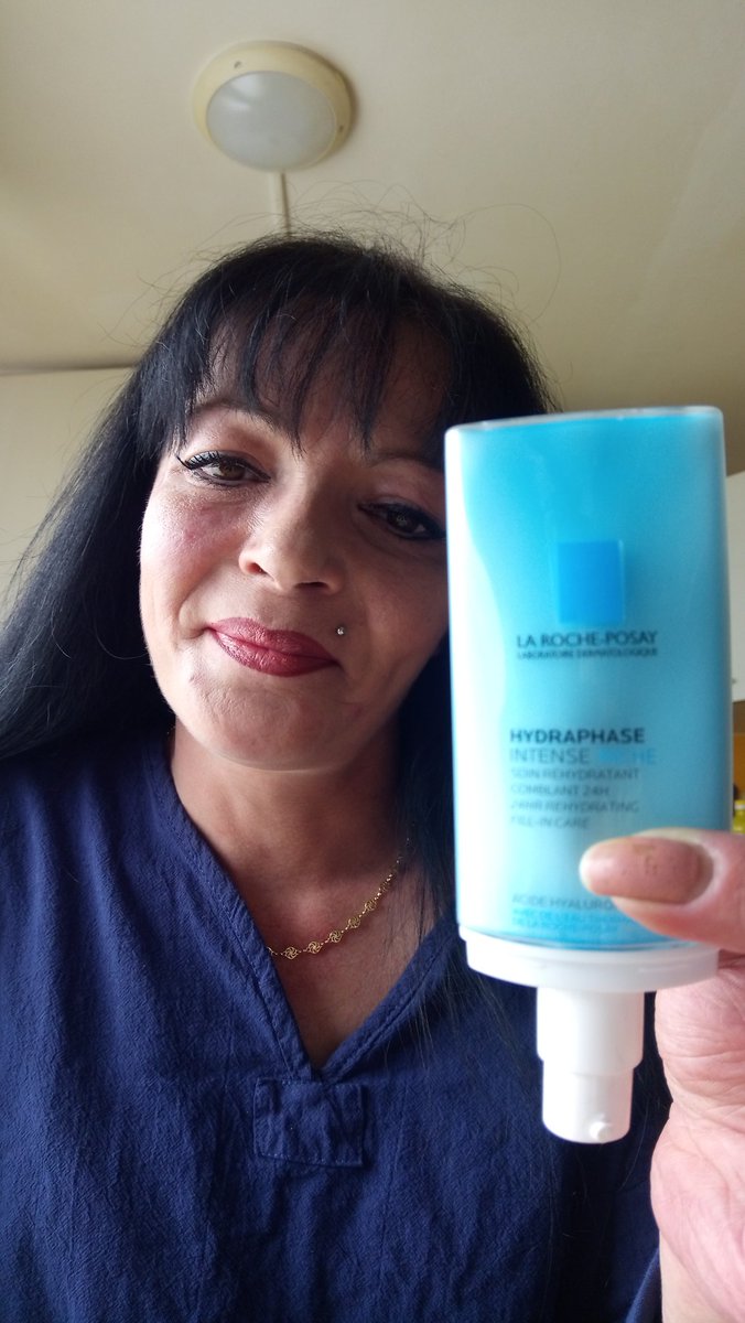 CoumtsosN's tweet photo. #MonHydraPhase #LaRochePosay #Sampleo
Ce soin est vraiment super, dès les 1ères applications ma peau est beaucoup plus douce, mon teint est éclatant, il redonne aussitôt de l'élasticité à ma peau. Je suis Fan 😍Merci #MonHydraPhase #LaRochePosay #Sampleo https://t.co/WkBIjt3a5Z