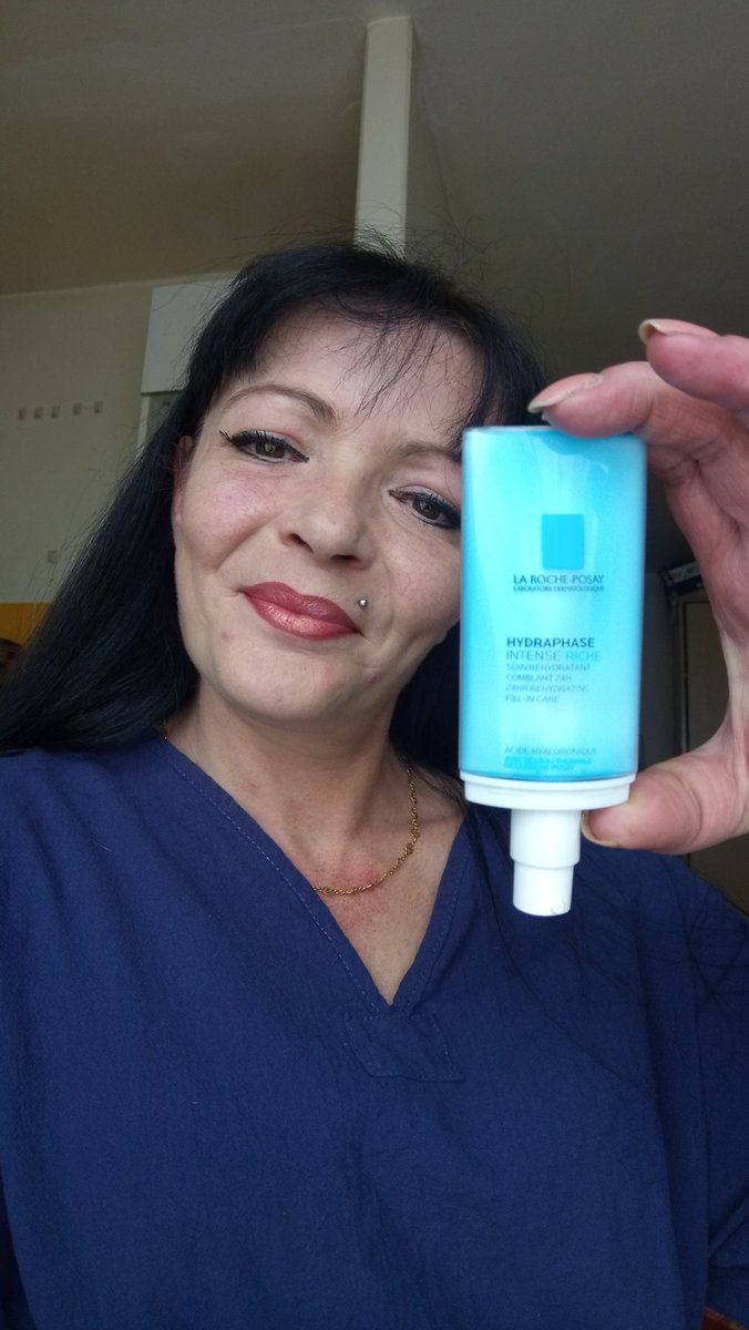 CoumtsosN's tweet photo. #MonHydraPhase #LaRochePosay #Sampleo
Ce soin est vraiment super, dès les 1ères applications ma peau est beaucoup plus douce, mon teint est éclatant, il redonne aussitôt de l'élasticité à ma peau. Je suis Fan 😍Merci #MonHydraPhase #LaRochePosay #Sampleo https://t.co/WkBIjt3a5Z