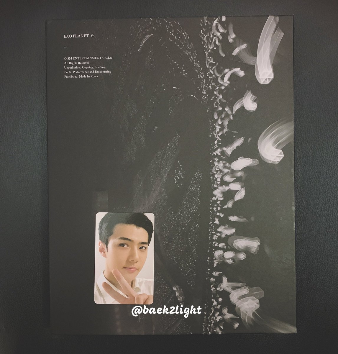 baek2light's tweet photo. [PLS RT] WANT TO TRADE / WTT
EXO The EℓyXiOn dot live CD photobook photocard

Have: Sehun
Want: Baekhyun

DM plz ✨
#백현 #Baekhyun #세훈 #Sehun #백현포카교환 #엑소포카 https://t.co/MvHYgznoTn