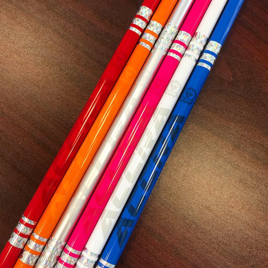 ACCRAGolfShafts's tweet photo. How π₯ are these custom color TZ5/TZ6 shafts? What color combo would you get?! #custom #tz6 #tz5 #accragolf #teamaccra #customaccragolfshafts #customaccragolf #alwayscustomfit #getshafted https://t.co/bov7bjulam
