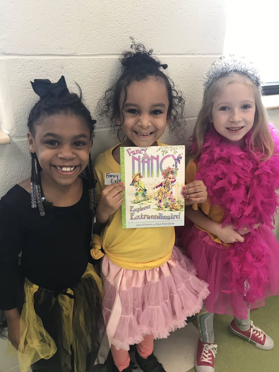 MrsGoughsClass's tweet photo. #ReadAcrossAmerica #WBReads https://t.co/cDl5uW75YN