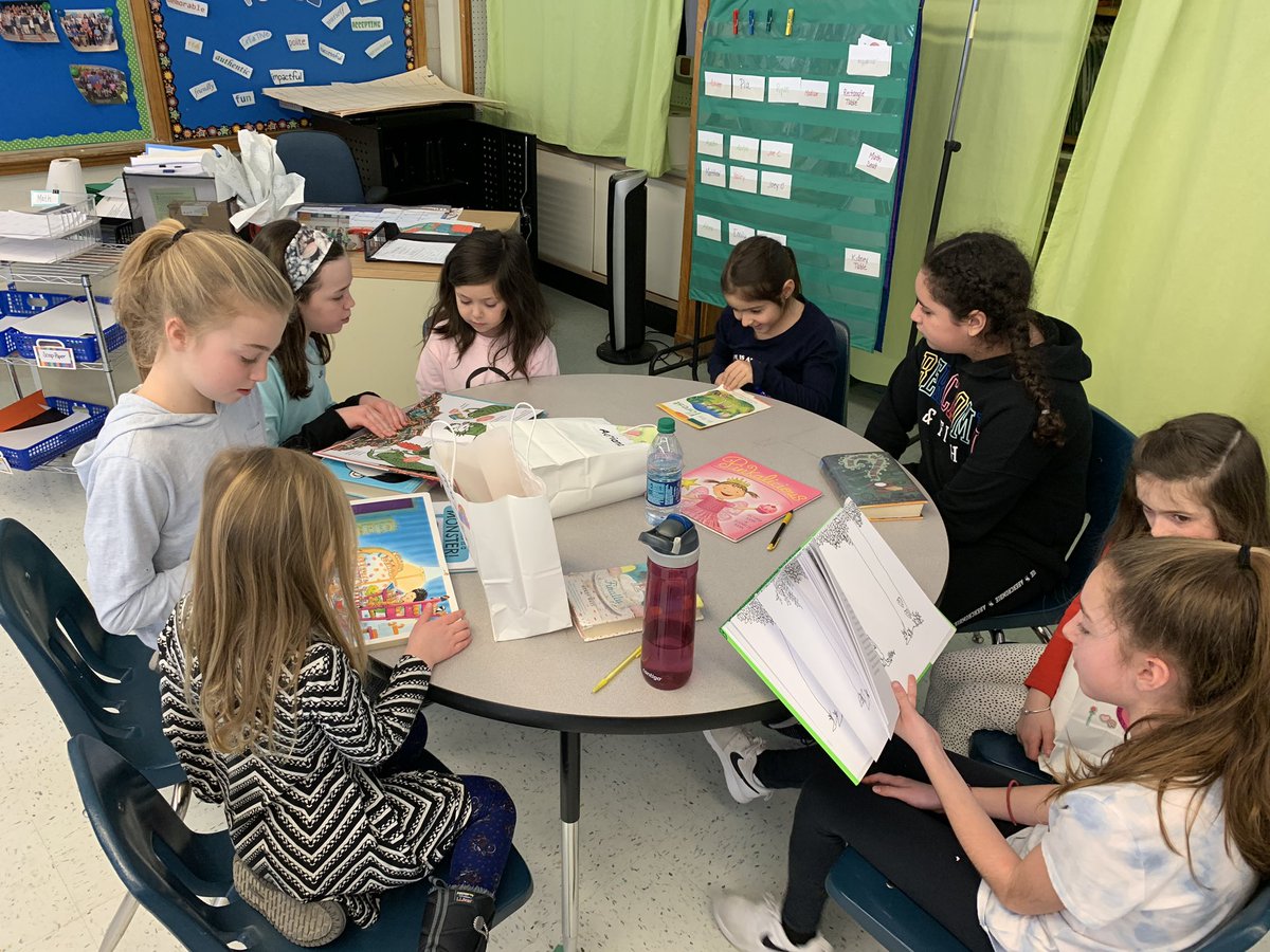 MrsParnellsKSs's tweet photo. Stop #2- reading with Mrs. Hanafin’s 5th graders! https://t.co/fQYqskYljt