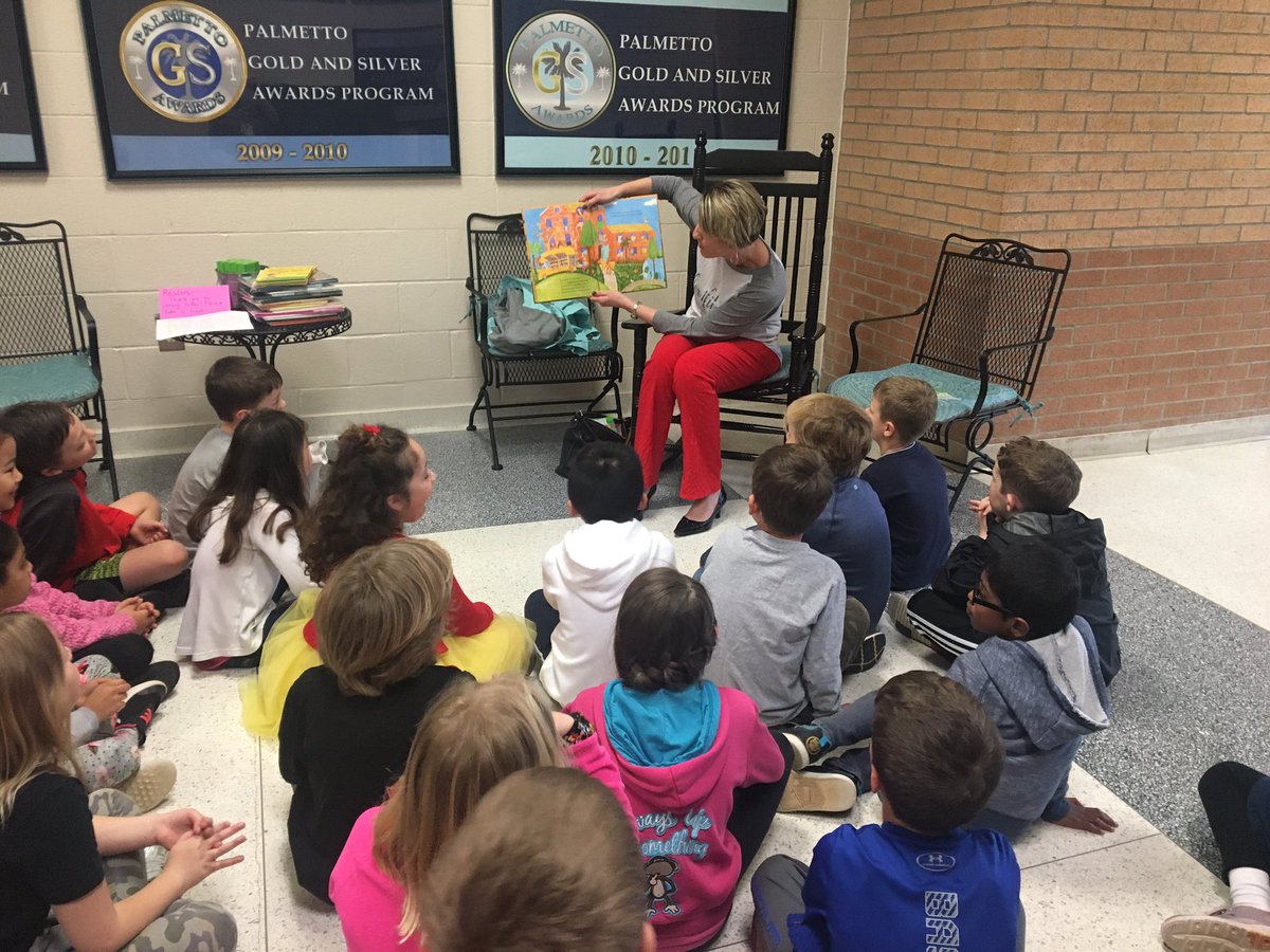abktiger's tweet image. Thanks to Dr. Bissell for joining us for #ReadAcrossAmerica We love a read aloud! #Lex1Literacy #mesEmpowers @Midway_Mustangs @LexingtonOne @Ms_Lemmon_