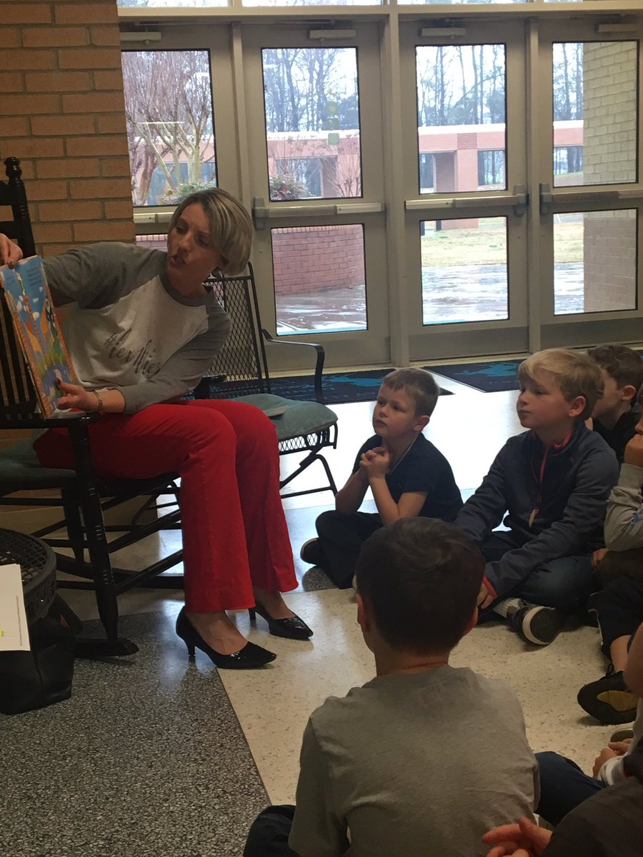 abktiger's tweet image. Thanks to Dr. Bissell for joining us for #ReadAcrossAmerica We love a read aloud! #Lex1Literacy #mesEmpowers @Midway_Mustangs @LexingtonOne @Ms_Lemmon_