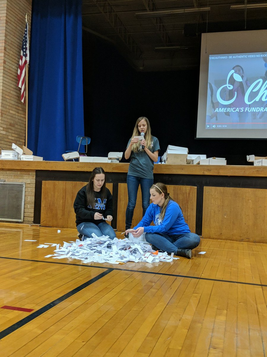 RoTorresCoach1's tweet photo. All of these WAVE tickets for positive behavior!  Lots of raffle winners this month!! Go KM! #kmdolphins @BPD3KM https://t.co/sXLHmTzlLg