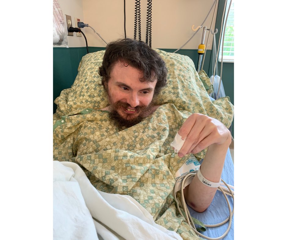 horrycountypd's tweet image. 🚨ATTEMPT TO IDENTIFY — Please help us get him home!🚨

Around 7:15 a.m today, officers found this man near Maypop Circle and April Pine Drive.

He is completely non-verbal and has no ID on him.

Please share this post to get the word out, or call 843-248-1520 if you have info!