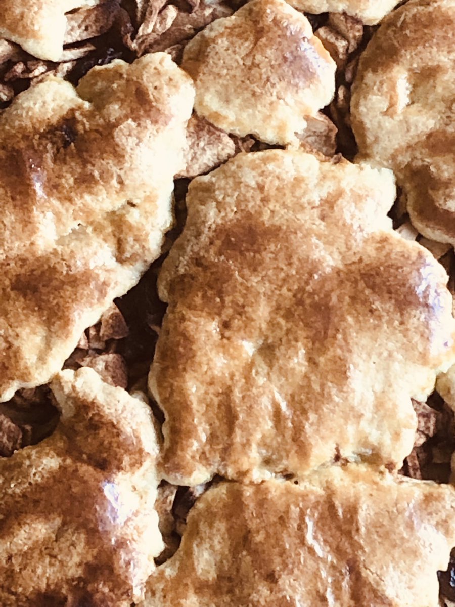 Er gaat niets boven zelf gemaakte appeltaart. Lekker toch? Ook iets te vieren. Wij bakken graag een taart voor u.
