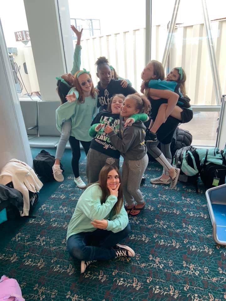 BA_JrMint's tweet photo. It’s a Mint party at the airport!❄️🎉 See you guys in Dallas!💙❤️ #NCANationals2019 #MintyFresh https://t.co/S92WJKnQ9k