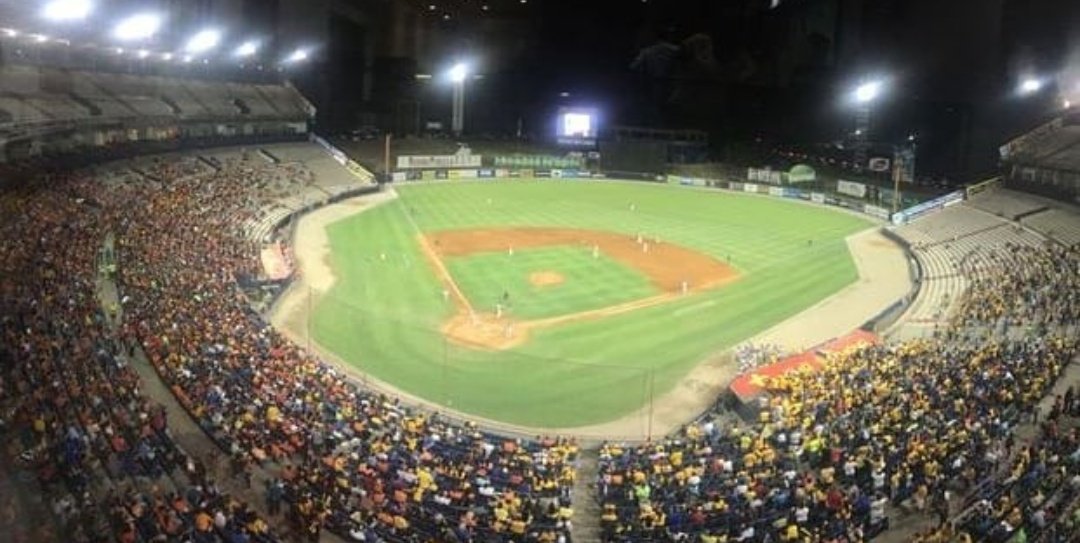 Estadio Rod Carew tweet media