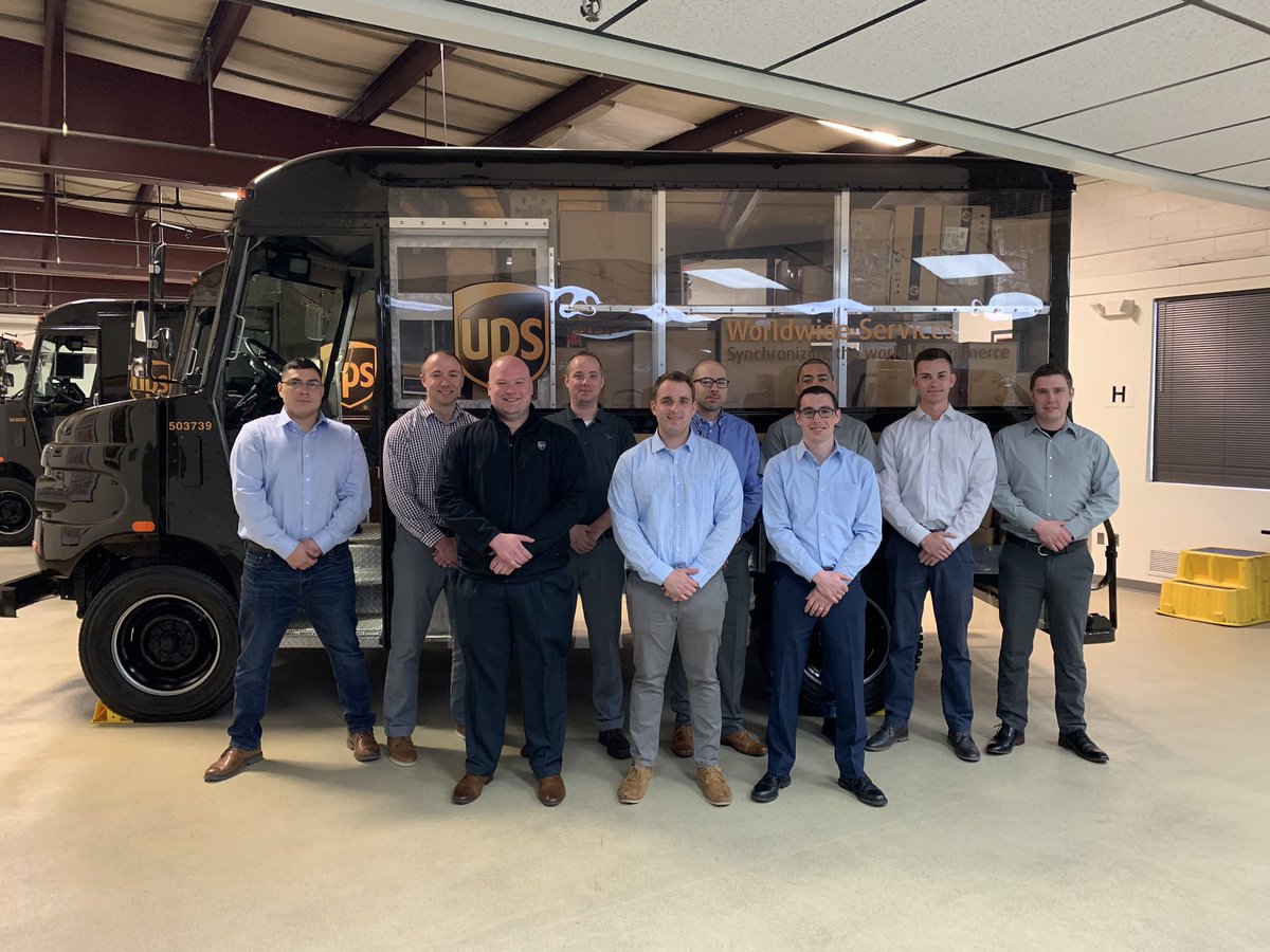 UPSIntegradMD's tweet photo. Congratulations to these FT Supervisors who just graduated from MDST School in Landover, MD. This is by far one of the toughest training schools at UPS 📦. It takes the three D’s to being successful here; dedication, determination, and discipline! Our Top Gun: Andrew Weaver! https://t.co/EtV8pCJxj2