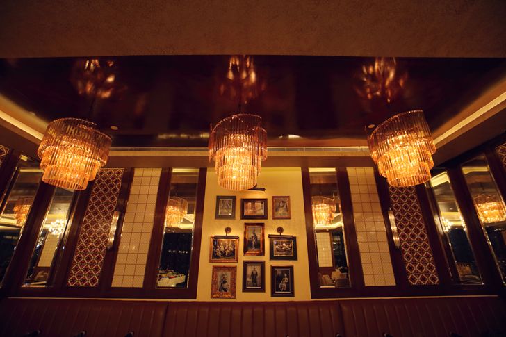 IndiaArtnDesign's tweet image. Two unique elements – the craft of Phulkari embroidery and the rampant use of jaalis thread an interior ambience that references the regional influence at the @PunjabGrill at #BKC, #Mumbai designed by #IVPartners goo.gl/VcL8MD