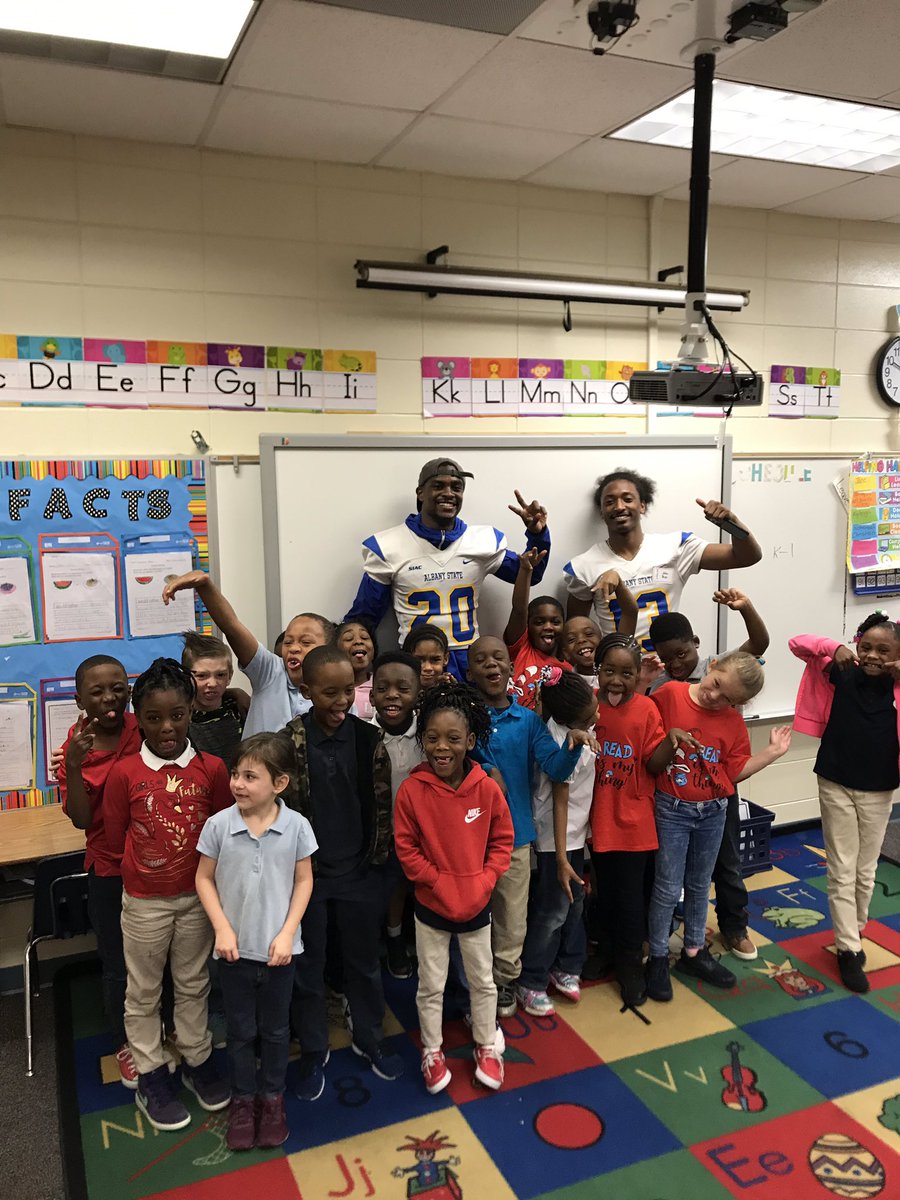 ASUGoldenRamsFB's tweet photo. Amazing day in the area elementary schools! So many smiles created today! #ReadAcrossAmericaDay #ALL4ASU https://t.co/Z0yxqRAQui