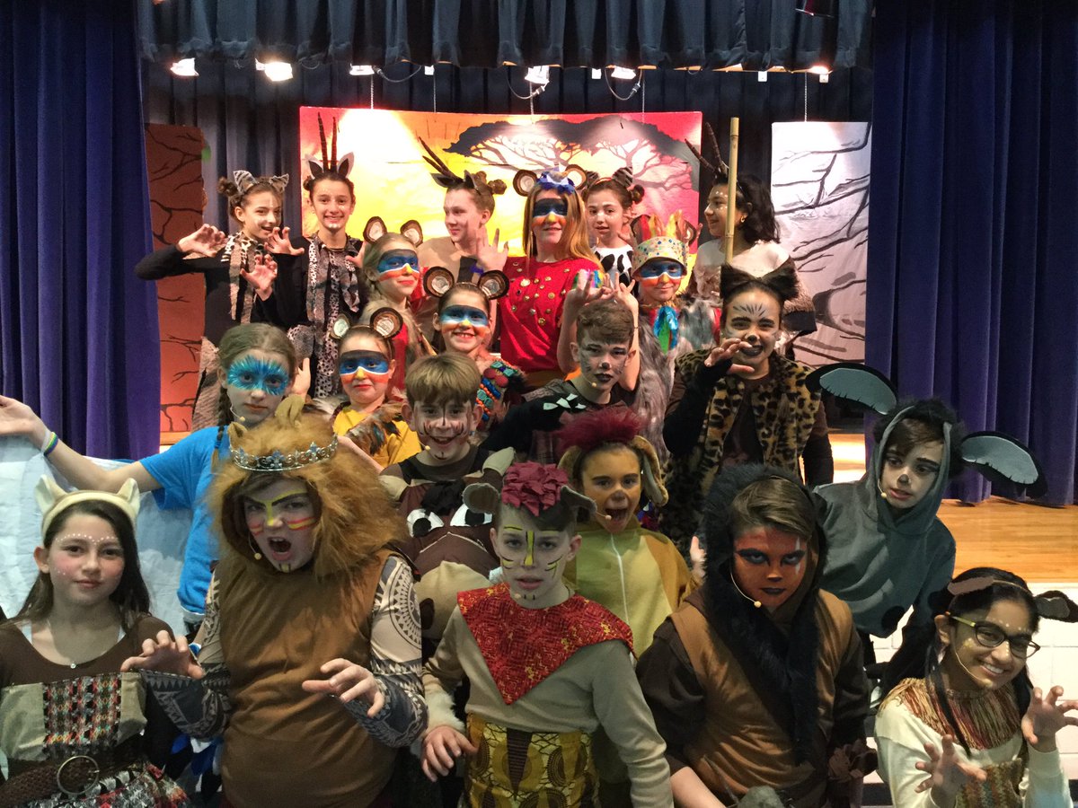 CCorcoran_CB's tweet photo. Our first show was AMAZING! So excited to share with our families this weekend! Many thanks to our Musical Team of 10 Kutz teachers! @CBAmyJeffers @CBDGeist @CB_nbachman @cb_salicea @CBKutzElem https://t.co/UwBjLRk0Vc