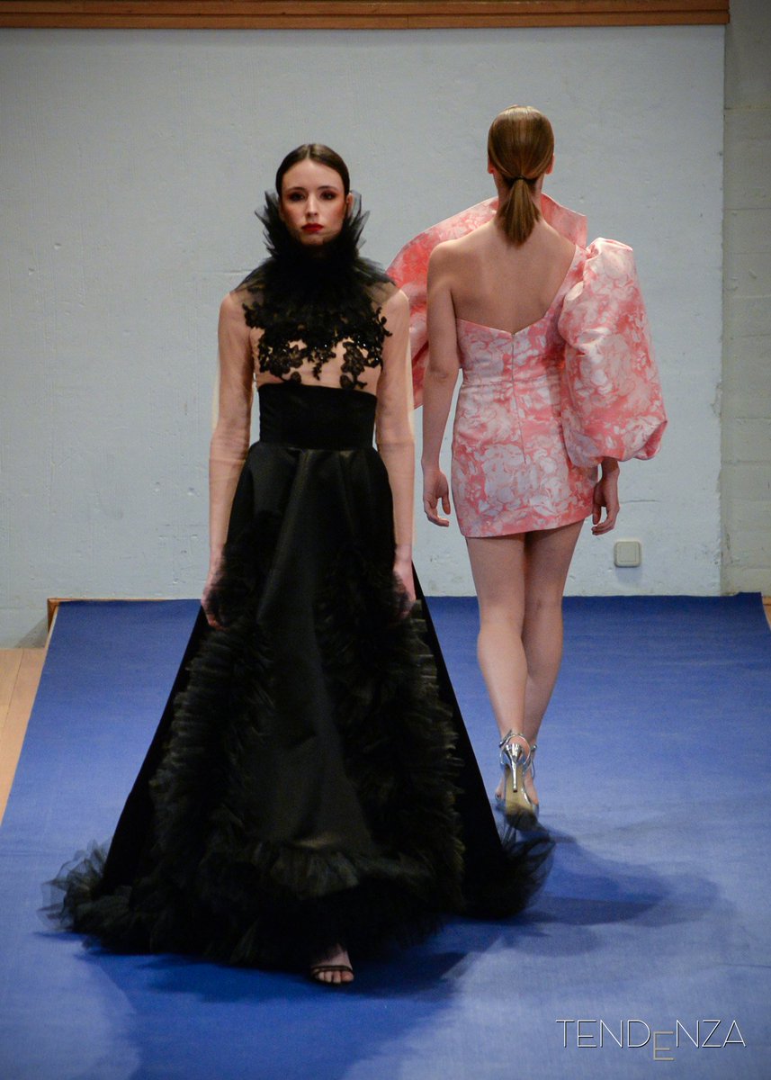 Andrea_ARR's tweet photo. [MODA] 🆕👉Música y moda se unen en la ciudad de la Alhambra para dar comienzo a #GranadaFashionWeek , contando con la participación de @agathardlp ❤️
#Moda #Fashion #Desfiles #FashionShows #Granada #Andalucía #OCG 
https://t.co/ZxRyTSYkH5 https://t.co/8MzP5v9ZrW