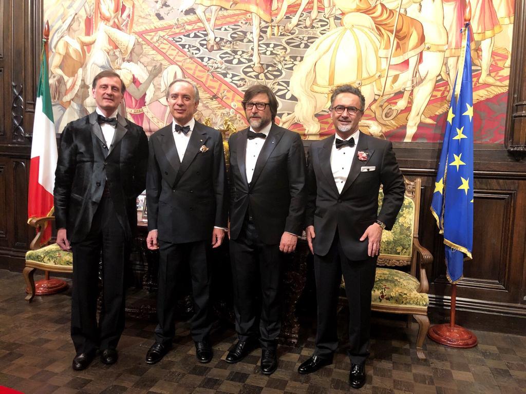sistemamoda_it's tweet photo. SMI ha organizzato ieri presso l'Ambasciata d'Italia a Mosca OMAGGIO ALL'ELEGANZA MASCHILE" evento dedicato alla moda maschile Made in Italy. Ospite della serata Claudio Marenzi Presidente di Pitti Immagine e Confindustria Moda 
#modamadeinitaly #menswear #AgenziaIce https://t.co/G5T1AHgIpN
