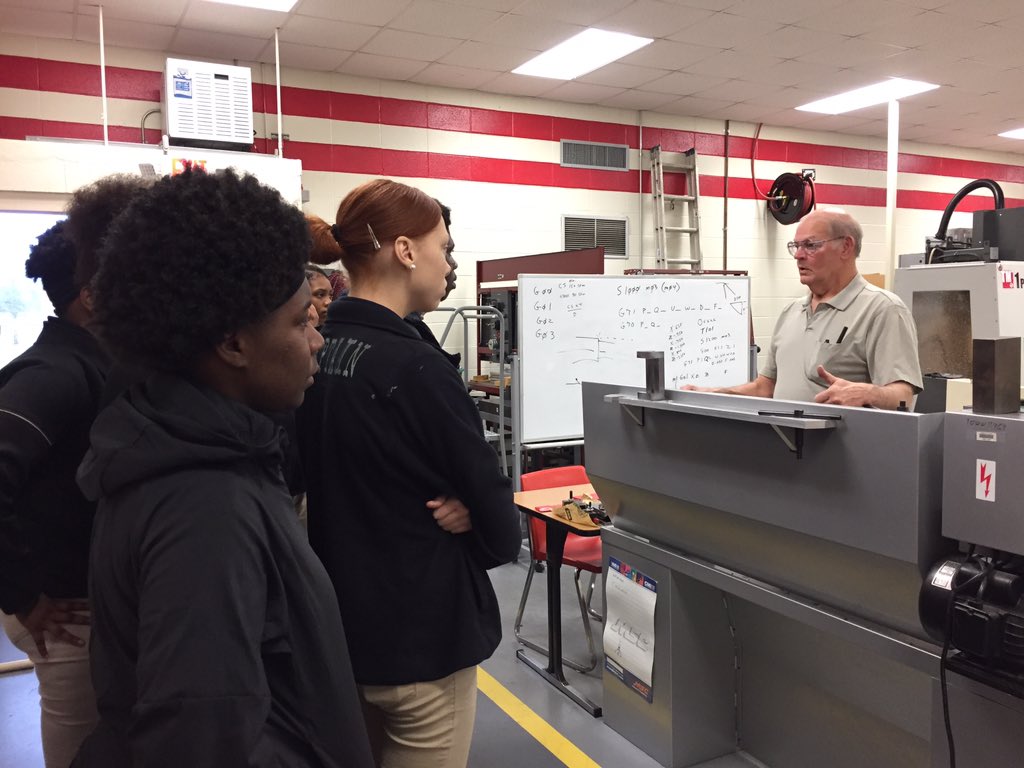 MrsLauraAnglin's tweet image. Lanett High 10th graders are exploring CTE options @chambers_tech! #communitypartnerships #careerexploration #4yearplanning