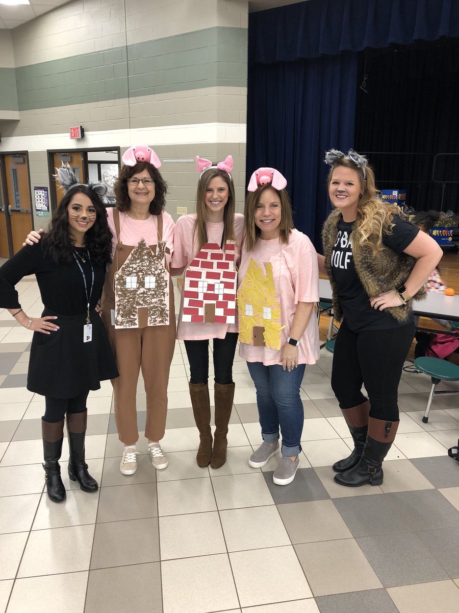 The 3 little pigs and the big bad wolves! #eddelem #fairytaleball