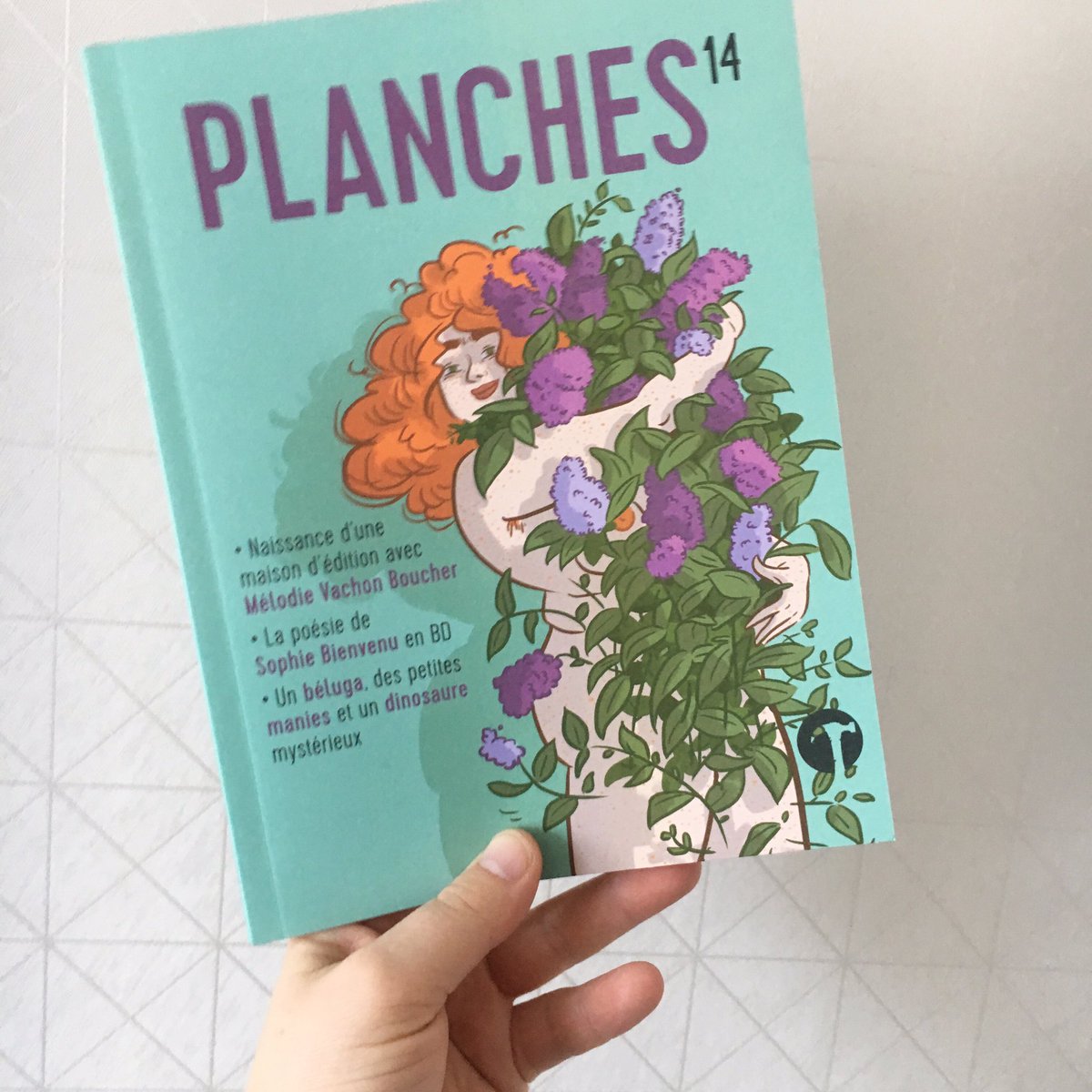 Le nouveau numéro de la @revueplanches est là! Et vous, que lisez-vous? #liretv #vendredilecture #bandedessinée #BD 🤳🏼👩🏻‍🎤🕺🏽🍬💜