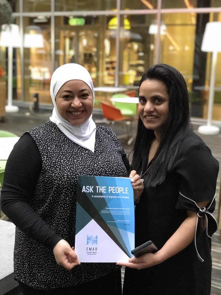 ShazaAlrihawi's tweet photo. How do you improve migration policy in #Europe? Ask those directly affected. Read #AskThePeople a new report by the European Migrant Advisory Board
#EMAB #migrants #refugees
#EU #integration #newcomers #partnershipinclusion
https://t.co/bm8lBYa7GS https://t.co/VYh7SWqieY