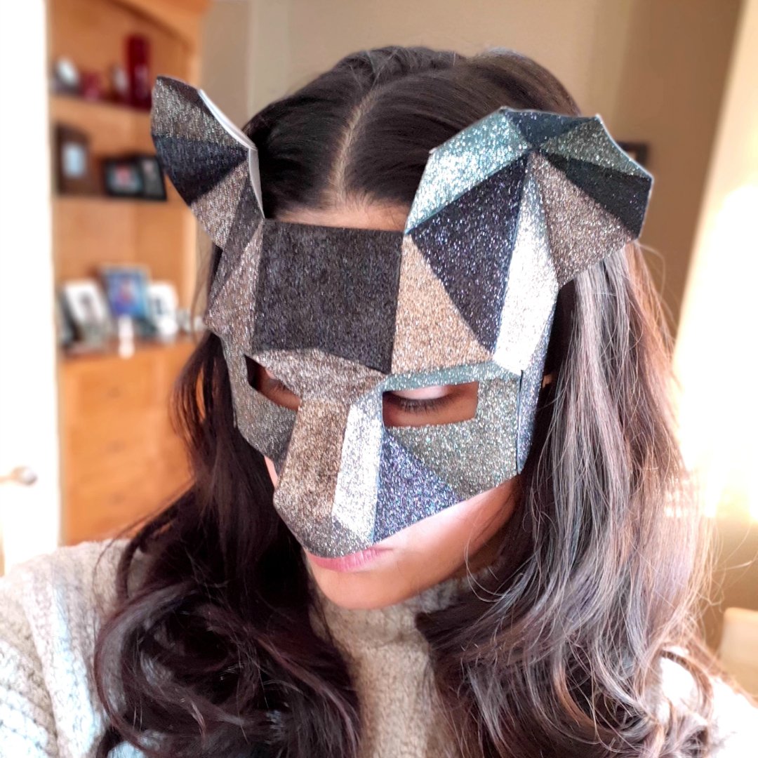 Wintercroft's tweet photo. "Thank you for providing such a unique and affordable project." - Alexandra Jaco
Mask & Photo: @musicization
#Wintercroft #LowPoly #PaperCraft #PaperArt #Cosplay #MascarasPoligonales #MascarasGeometricas #MascarasPapercraft #MascarasDePapel3d #VectorMask https://t.co/pmcxXbKRpw