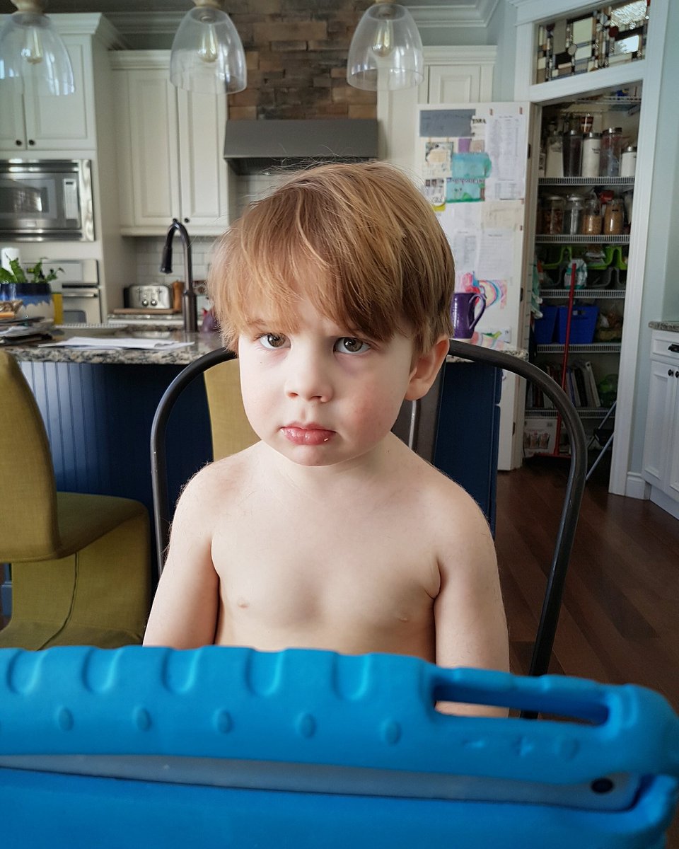 happysoulproj's tweet photo. Momma thought she was a hairdresser again...
#hehassideburns
#forthefirsttimeever
#mushroomcut
#soitchymom
#dealwithitkid https://t.co/8jsgCEuPYO