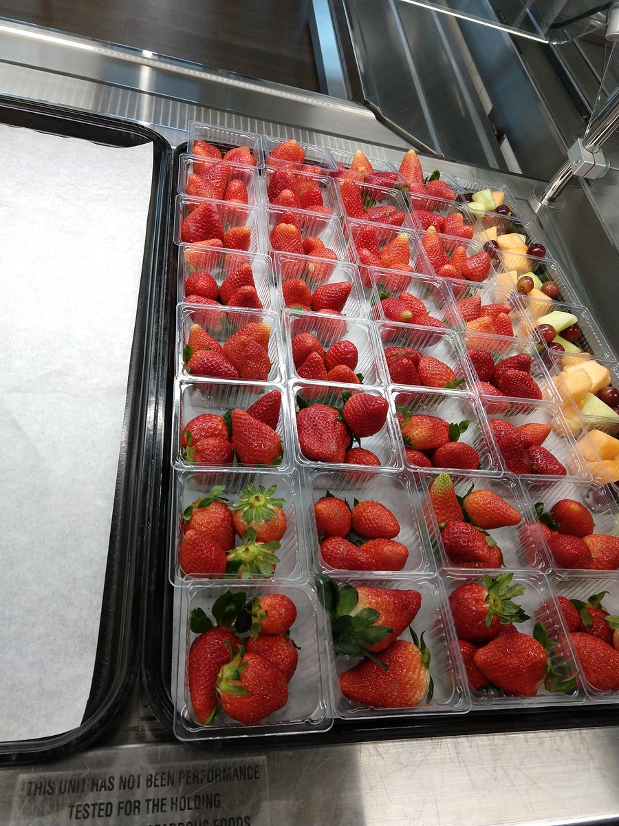 PowerUpEmmy's tweet image. Happy Birthday, Dr. Seuss! Just finished up reading to @MatzkeElemCFISD second graders. Thanks @MatzkeLibrary for setting it up! #CyFairGardenFresh strawberries look great in @PowerUpCafe for lunch today.  @mona_lizasmile