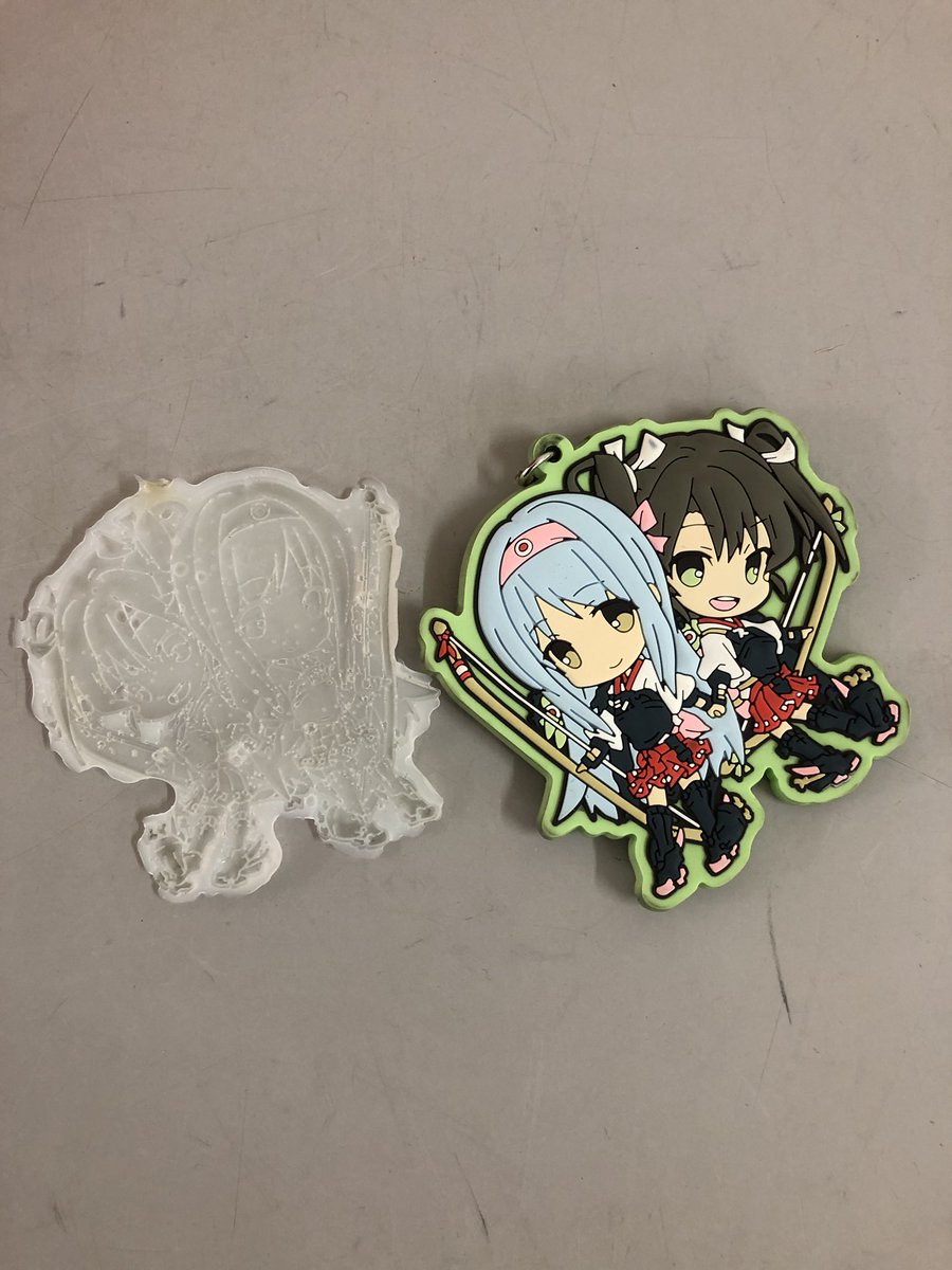 はせがわまさき 大湊警備府 No Twitter ラバーストラップの汚れ落としとして木工用ボンドが効果的ということで やってみた お気に入りのあゆや Ayuya B さんの五航戦ストラップ