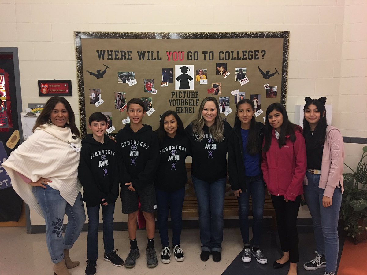 SMCISD_AVID's tweet photo. What a great way to start a Friday morning!! Thank you Mrs. Pearson, Mrs. Posey, and our @AVID_OGMS ambassadors for your dedication to AVID. #AVIDAmbassadors #AVIDFamily #CollegeCareerBound @SMCISD_supe @SMCISD_TLA @SanMarcosCISD @Travis_SMCISD https://t.co/TIfA8a29yr